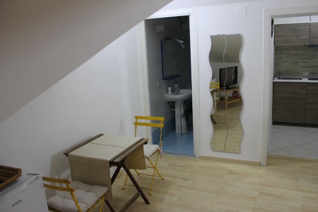 Casa Nel Cuore Di Napoli Apartman Kültér fotó